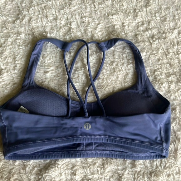 Lululemon Free To Be Bra - NWOT - Picture 2 of 3